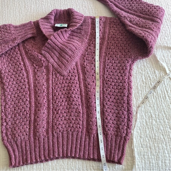 Like New condition!  Vintage Rosmuc lilac wool Irish cropped sweater - Picture 7 of 9